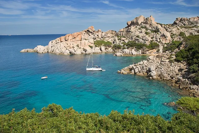 Rocce granitiche e mare a Capo Testa