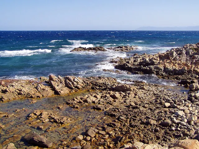 Costa e mare di Cala Liberotto nel territorio di Orosei