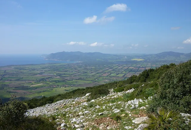 Porto Ferro e Lago di Baratz visti dall'alto