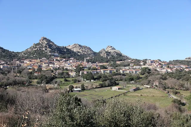 Panorama del borgo di Aggius in Gallura