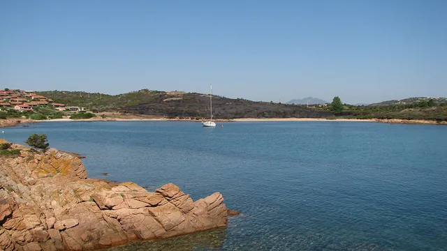 Spiaggia di Porto San Paolo con mare della Gallura