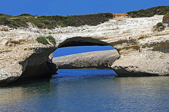 Arco naturale di S'Archittu nel territorio di Cuglieri