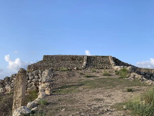 Santuario preistorico di Monte d’Accoddi vicino a Sassari