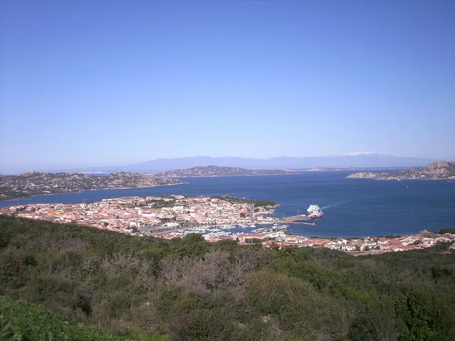 Panorama di Palau e della costa della Gallura