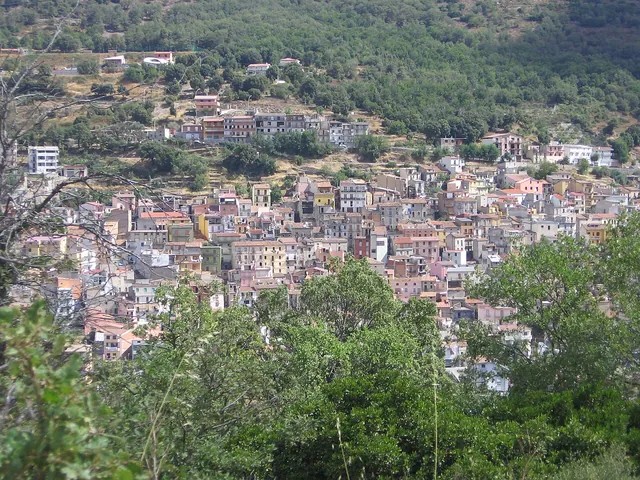 Panorama del borgo montano di Seui