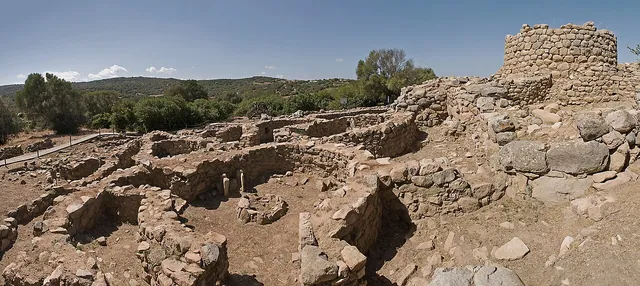 Complesso nuragico di La Prisgiona nella valle di Capichera ad Arzachena