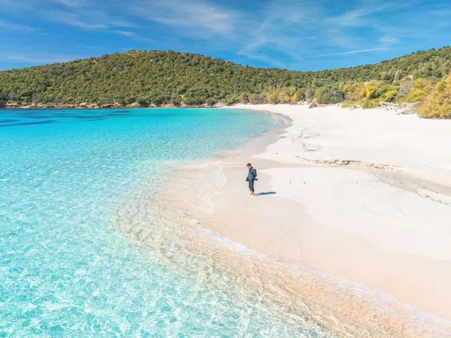 Spiaggia di Tuerredda lungo un itinerario nel Sud Sardegna