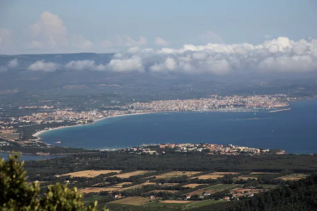 Panorama della città di Alghero e della costa nord-occidentale