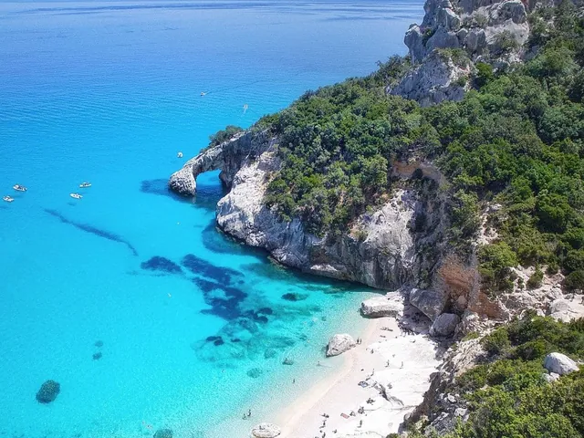 cala_goloritzè_baunei
