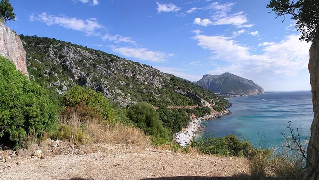 Cala Fuili sulla costa di Dorgali vicino a Cala Gonone