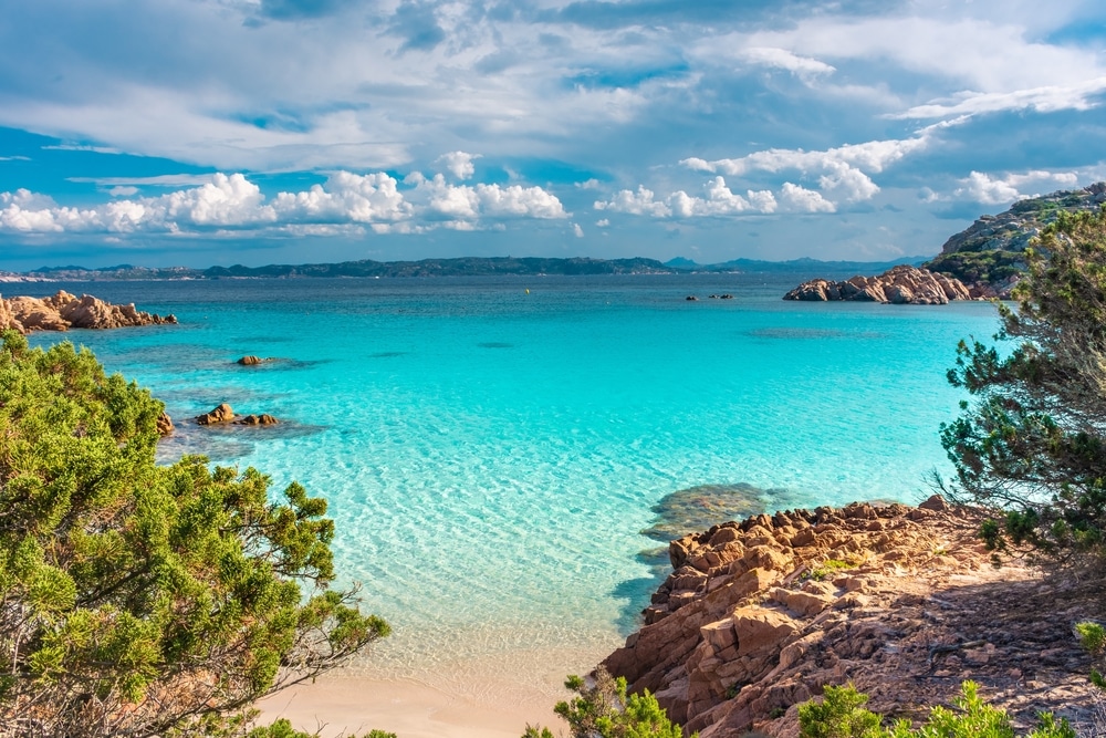 Mare dell’Arcipelago di La Maddalena in un itinerario nel Nord Est Sardegna